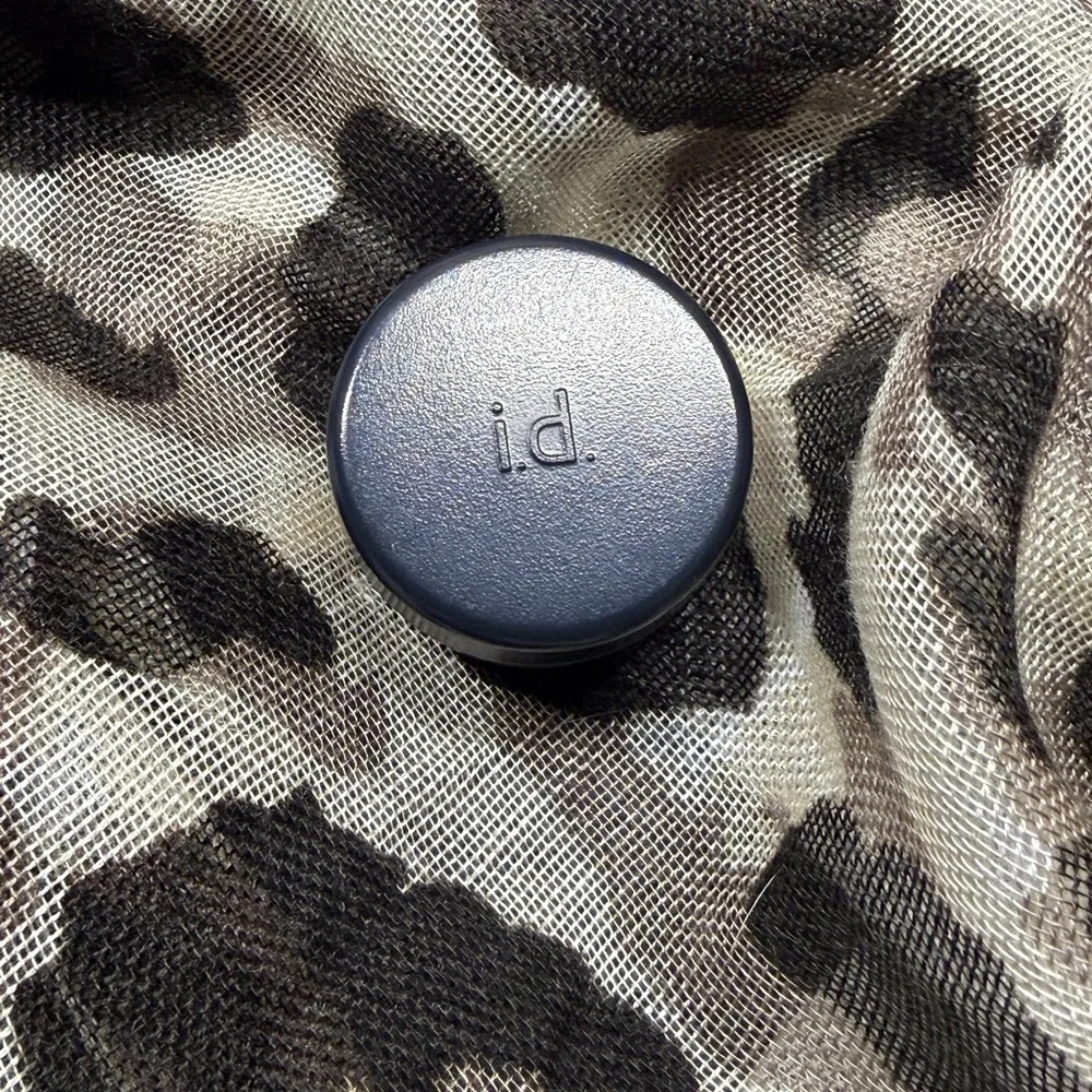 Brand New bareMinerals eyeshadow in shade “champagne” sealed